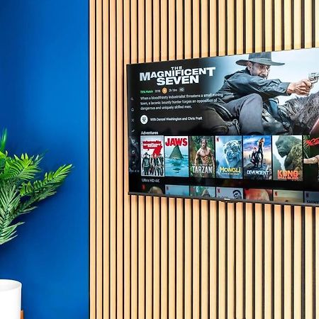 Top Floor City Centre Apartment - Sleeps 7 - 4 Beds - With Balcony And Parking - Smart Tv'S On Each Bedroom Wall - 5 Mins From Bullring, Selfridges, Moor Street Station - By Zena Stays Birmingham Exterior foto