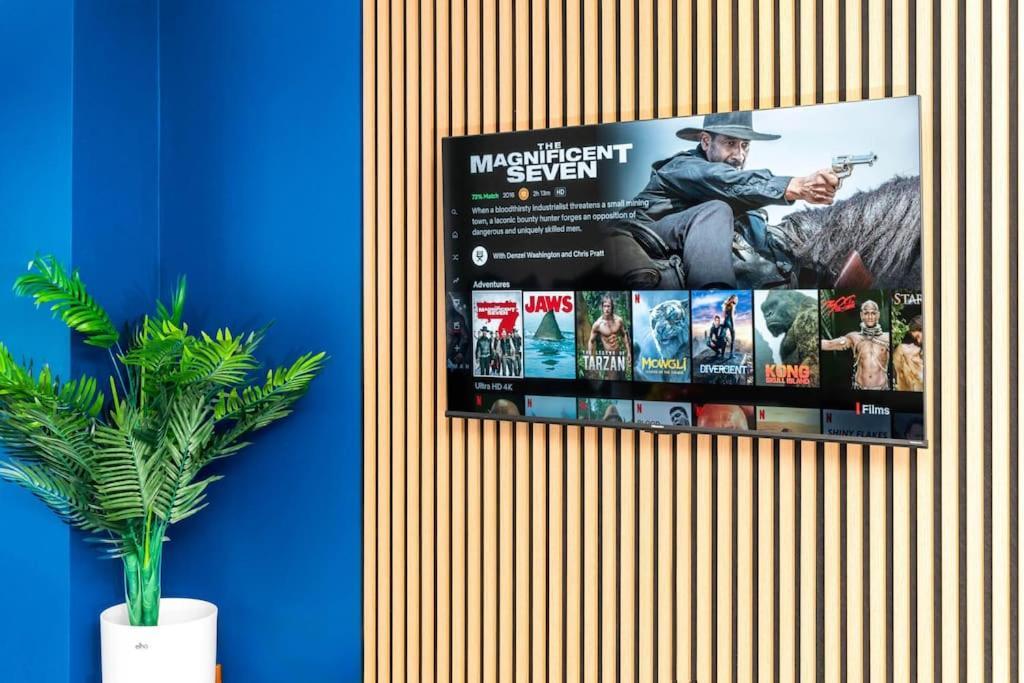 Top Floor City Centre Apartment - Sleeps 7 - 4 Beds - With Balcony And Parking - Smart Tv'S On Each Bedroom Wall - 5 Mins From Bullring, Selfridges, Moor Street Station - By Zena Stays Birmingham Exterior foto