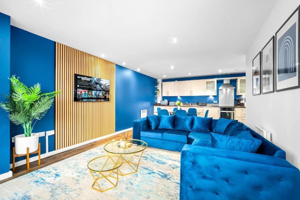 Top Floor City Centre Apartment - Sleeps 7 - 4 Beds - With Balcony And Parking - Smart Tv'S On Each Bedroom Wall - 5 Mins From Bullring, Selfridges, Moor Street Station - By Zena Stays Birmingham Exterior foto