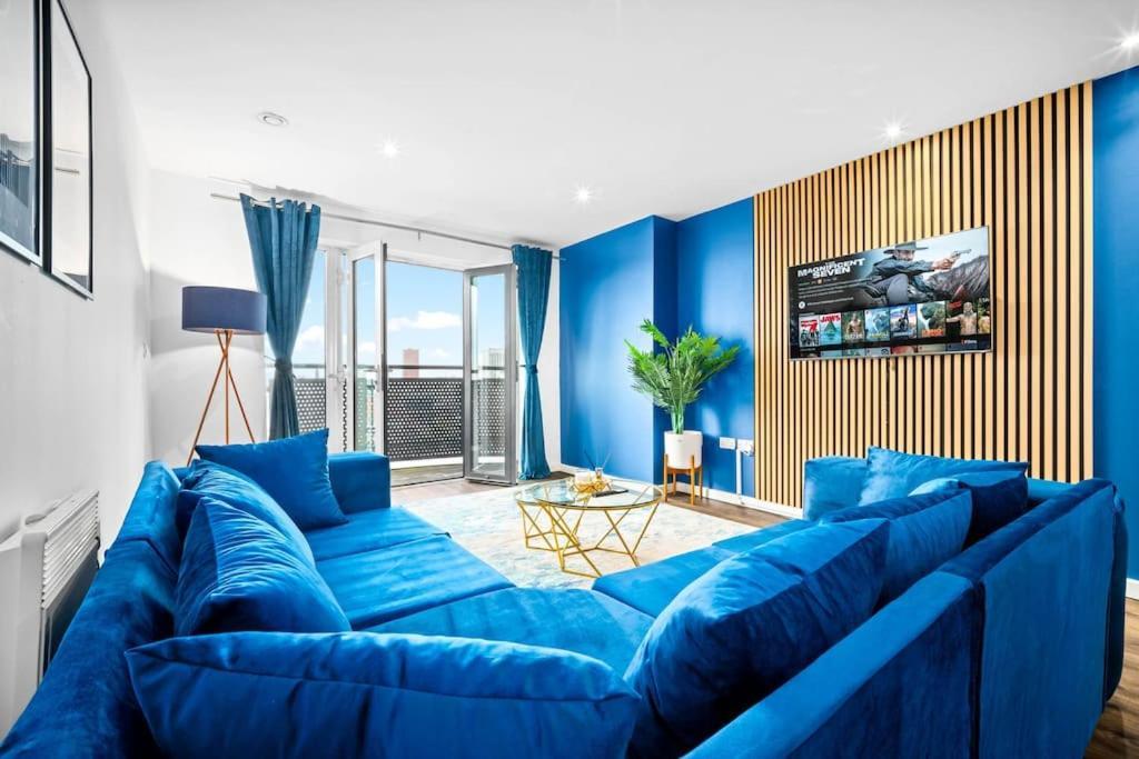 Top Floor City Centre Apartment - Sleeps 7 - 4 Beds - With Balcony And Parking - Smart Tv'S On Each Bedroom Wall - 5 Mins From Bullring, Selfridges, Moor Street Station - By Zena Stays Birmingham Exterior foto